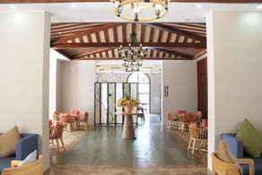 Hot Spring Valley Hotel - Image 3