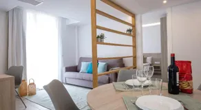 Sea Breeze Apartments - Image 3