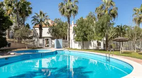 Bonita casa en urbanización privada muy cerca del mar y de Alicante - Image 3