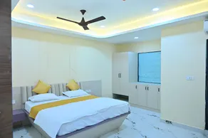 SAI REGAL LUXURY ROOMS - Image 2