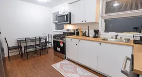 Two Bedroom house in Skokie with full kitchen and parking - Image 3