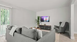 Spacious & Stylish Stay in Rochester Prime Spot - Image 2