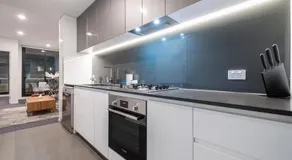 Footscray pool pleasant &Bright 2BR2BA apt - Image 4
