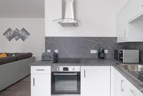 Executive City Centre Apartment, Long Stays Welcome - Image 5