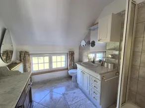 Spacious Family Home Near the Sea - Image 3