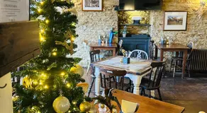 The Kings Arms Hotel - Image 2
