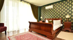 Boutique Vila White Duchess - Image 2