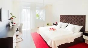 Hotel Bonsai - Image 2