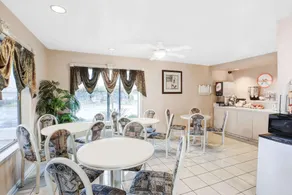 Howard Johnson by Wyndham Modesto Ceres - Image 3