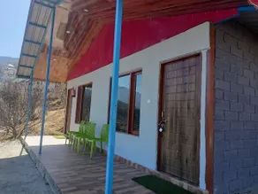 Mountain View Room with Balcony & Garden - Image 4