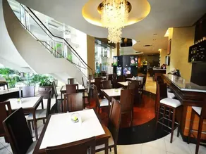 Lancaster Hotel Manila - Image 4