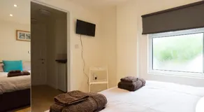Alexandra Annexe - Image 2