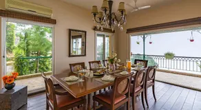 StayVista's Ludlow House - 4BHK with Mountain View & Bathtub - Image 2