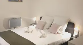 Lovely apartment with a garage on premises - Image 2