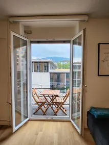 KAYA Zurich Apartment 2A - Downtown 2BR Apt with Balcony - Image 3