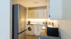 GuestReady - Parkside Retreat with City Charm - Image 5