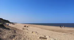 Superb Chalet In Nearby Hemsby Beach In Norfolk With Free Wifi Ref 00122Ba - Image 2