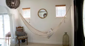 Stay Near Miami's Cultural Heart With Wifi - Image 3