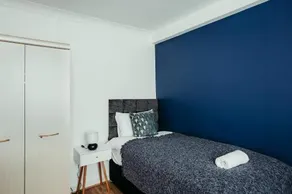 Bell Street Spacious Contractor Apartment for up to 4 People by Dream Key Solution - Image 2