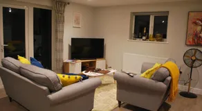 Stylish-Stays Covert Cottage, Fleet Stylish Cottage, Parking, Patio, Dog Friendly, EV - Image 2
