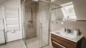 Schöne zwei Zimmer Wohnung mit großer Dachterrasse - Image 2