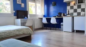 LP's house - Image 2