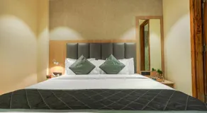 Luxe Stayz Grand Inn - Image 5