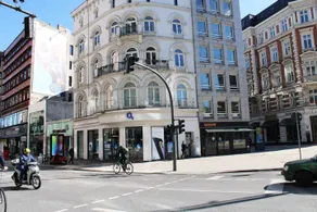 Hamburger Perle am Gänsemarkt und Binnenalster - Image 3