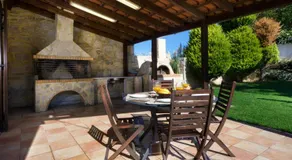 Cozy Stone Villa - Image 4