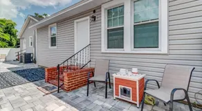 Jacksonville Hideaway Modern Unit - Image 4