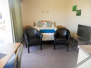 Sunset Court Motel - Image 2