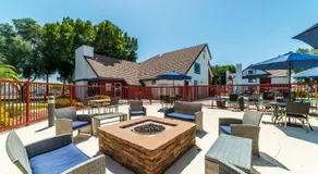Metro Phoenix Extended Stay - Queen Studio - Image 5