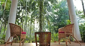 Serenity Villa and Treehouse - Image 2