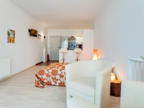Alluring Holiday Home in Hohenau an der March with Garden - Image 3