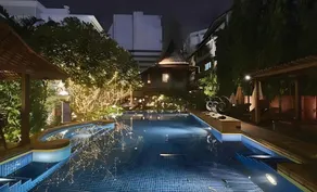 Rose Hotel - Image 4