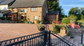 Thatch Close Cottages - Image 3