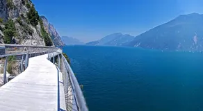Teresa Campi Apartments Lake view by Gardadomusmea - Image 5