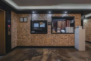 V Hotel - Image 3