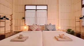 White & Green Guesthouse - Image 2
