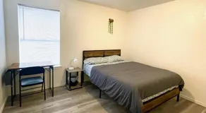 Private room near downtown Dallas - Image 2