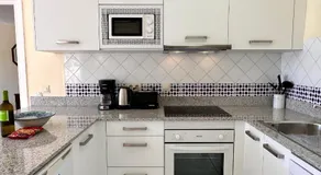 Apartamento vacacional con piscina privada, barbacoa y jardín - Image 4