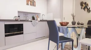 Vernazza Luxury Apartment - Image 3