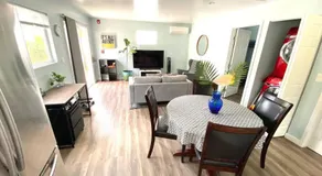 Hidden Gem LA 2bd house with dreamy backyard - Image 3