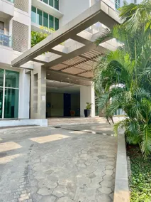 Lush Lakeside - Citra Luxury Apartments - Image 4