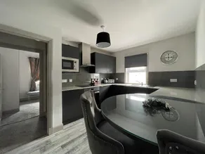 Apartment 19 - Image 5