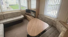 3 Bed Caravan - Sleeps 8 - Pets - Parking - Image 3