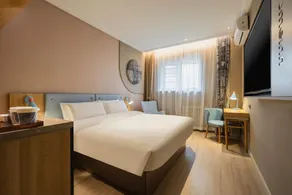 Home Inn Neo Qingdao Taidong Metro Station - Image 2