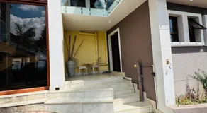 The Basement Suite By Ezey Tours - Image 3