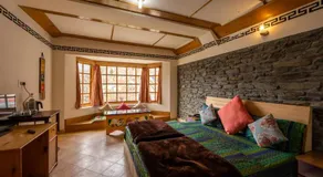 Gemoor Khar- Manor House - Image 2