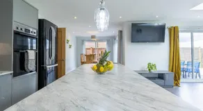 The Orchard - Spacious 5 Bed - Image 3